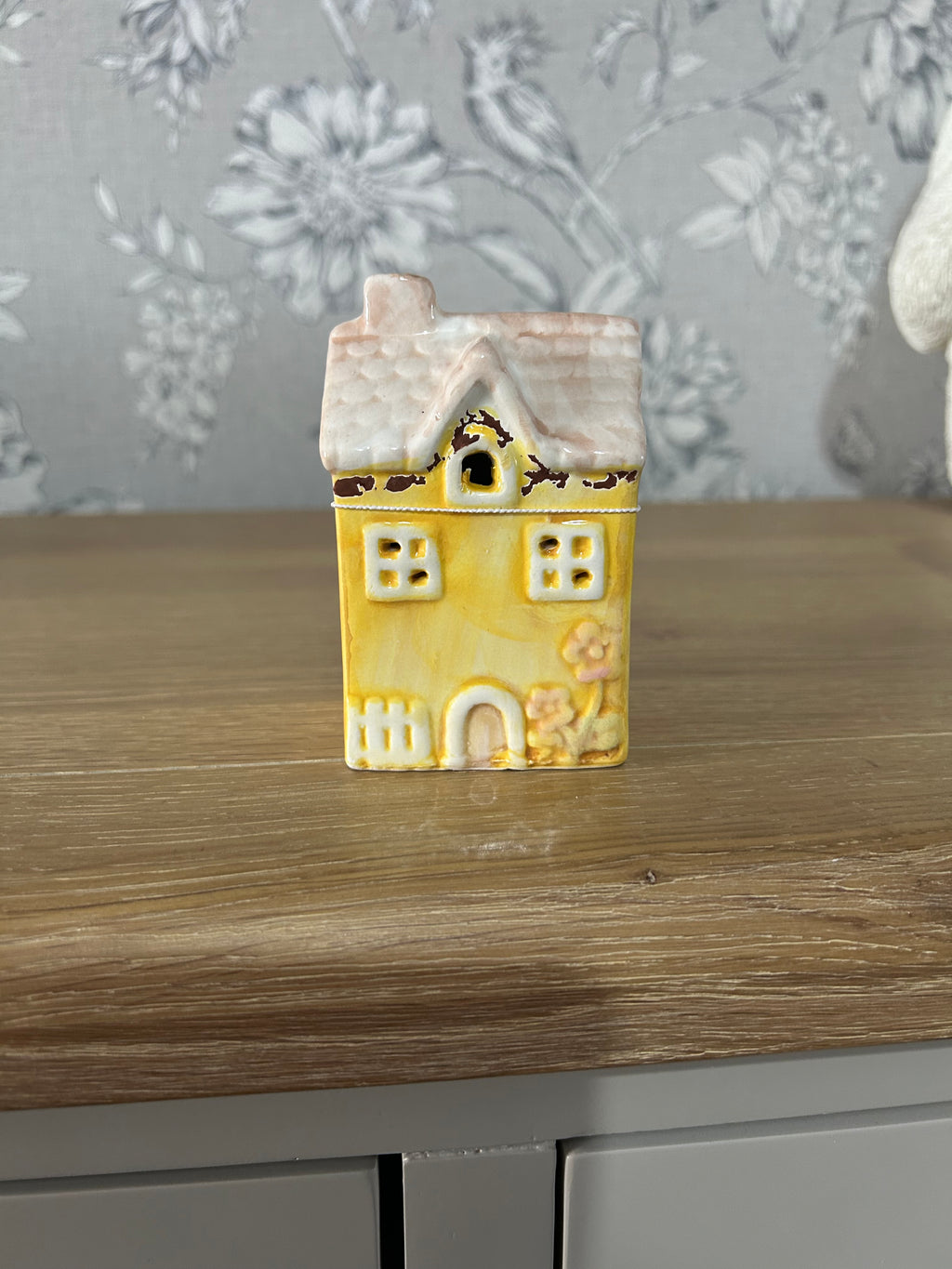 Yellow Dolomite House