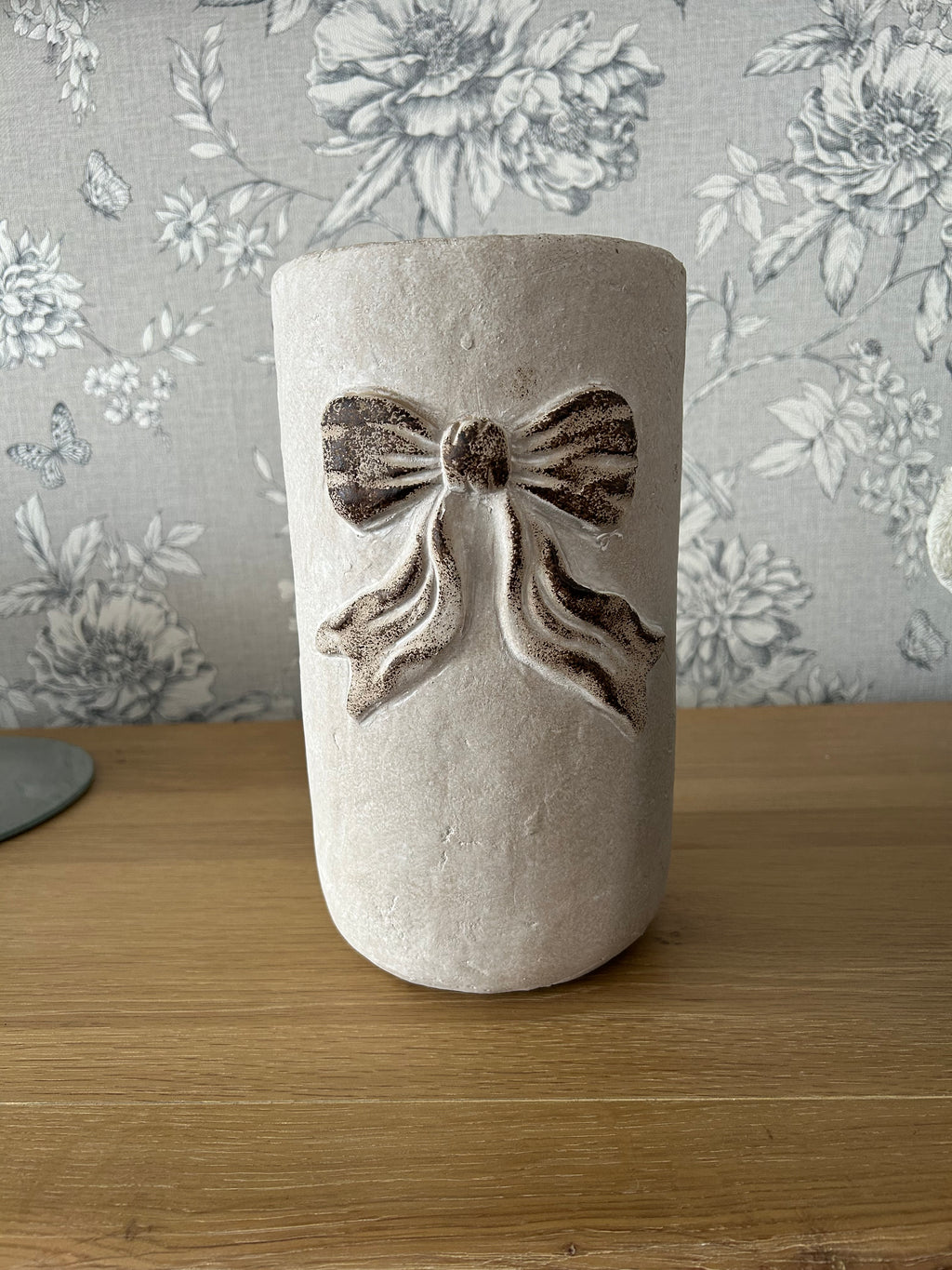 White Bow Design Vase Large