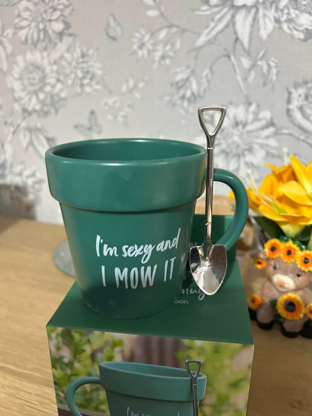 I'm Sexy and I Mow It Novelty Mug And Shovel Tea Spoon.