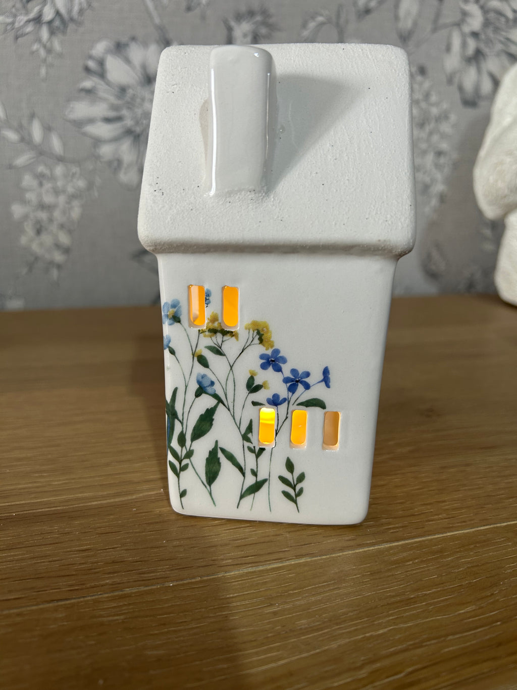 Medium Floral Patterned Porcelain House