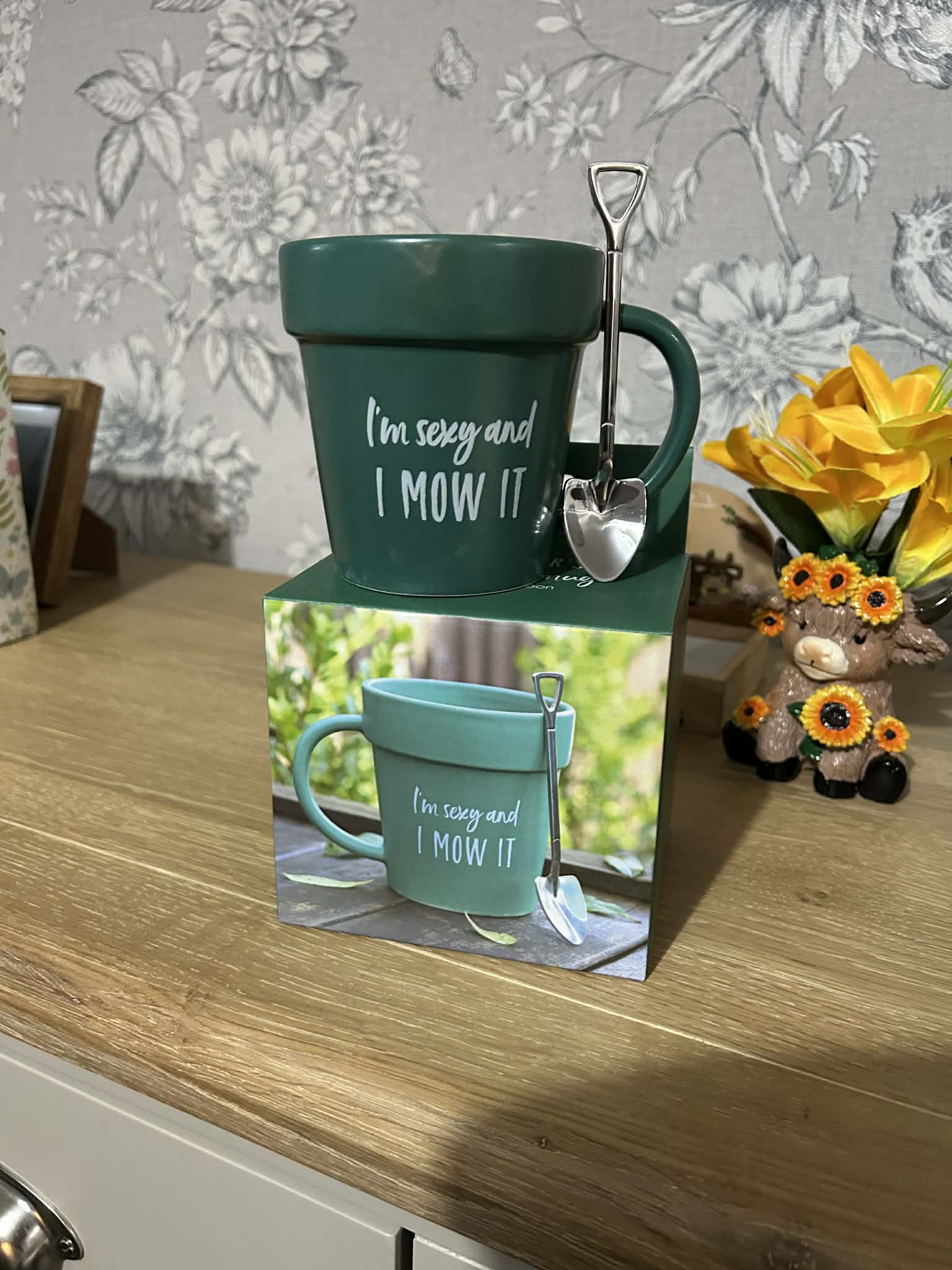 I'm Sexy and I Mow It Novelty Mug And Shovel Tea Spoon.