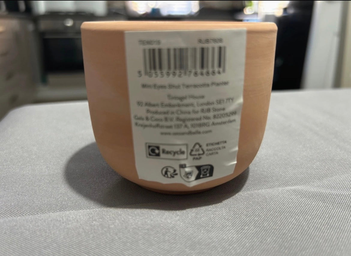 Sass & Belle Mini Eyes Shut Terracotta Planter